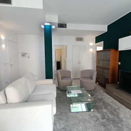 Apartamento Joivy Elegant Flat For 6 With 2 Balconies Milán Exterior foto